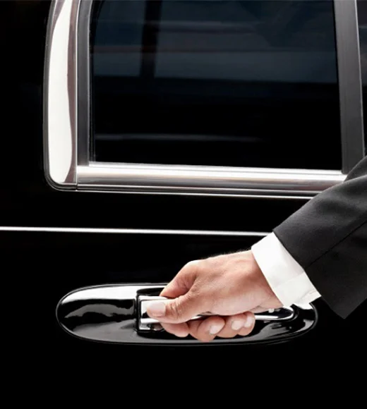 EXPERT & DEPENDABLE CHAUFFEURS