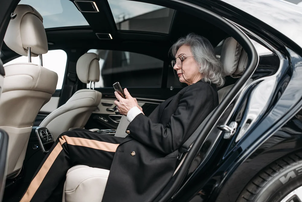 Oakville airport limo service passenger